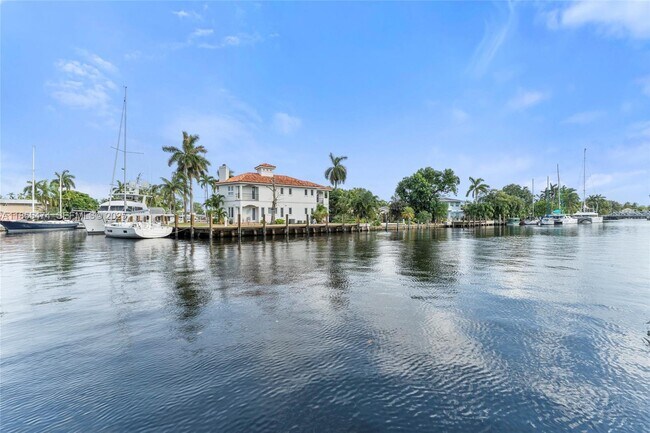 Building Photo - 918 Tequesta St