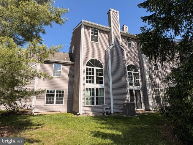 Building Photo - 45 Ketley Pl
