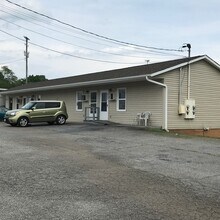 Building Photo - 41 Meadowgreen Dr