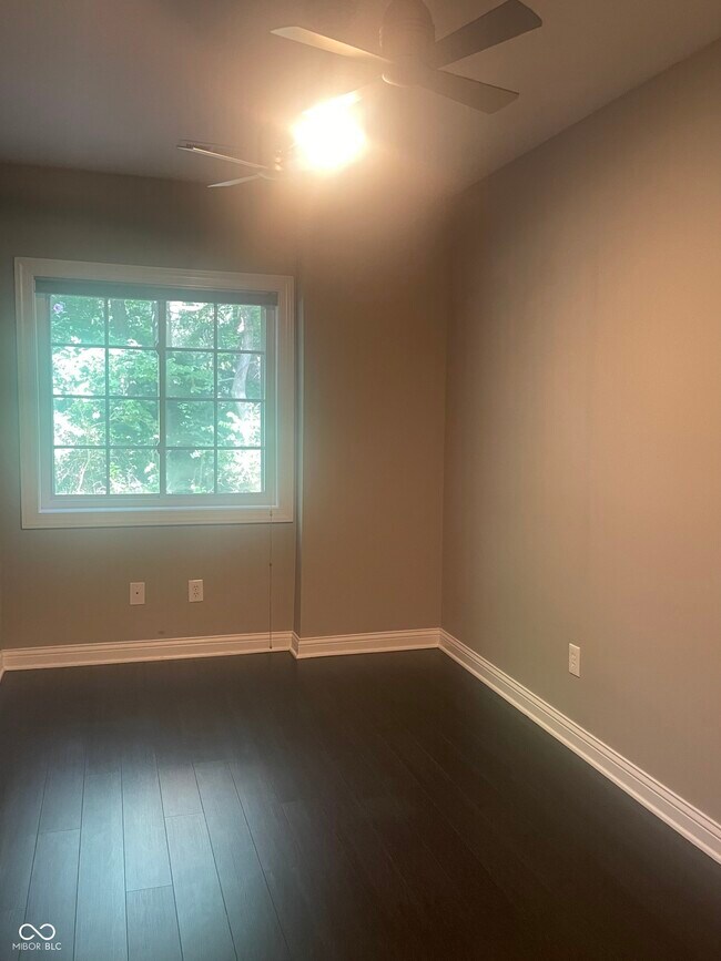Building Photo - 5670 Honey Locust Dr