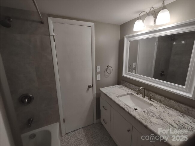 Building Photo - 4601 Coronado Dr