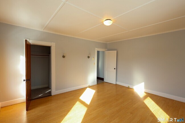 Building Photo - 24 Fairview St