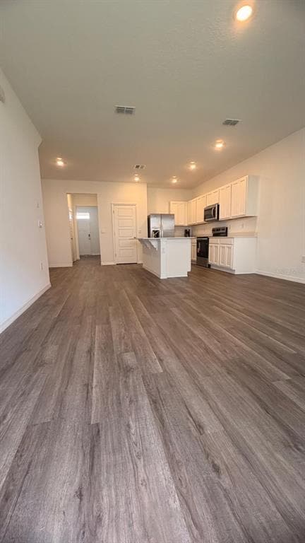 Building Photo - 2617 Olympic Ct