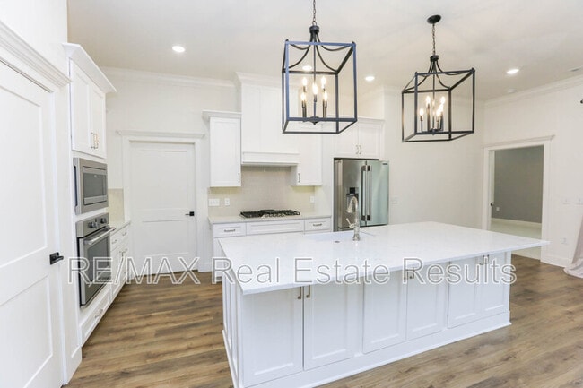 Building Photo - 1809 W Saddlebrook Ln