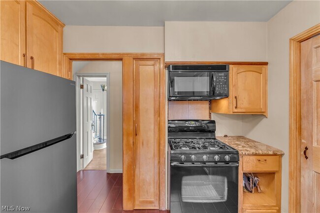 Building Photo - 3675 Avalon Rd