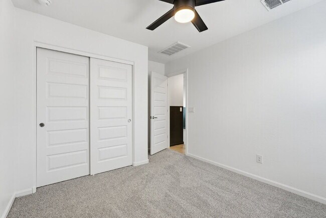 Building Photo - 12168 E Sunflower Ln
