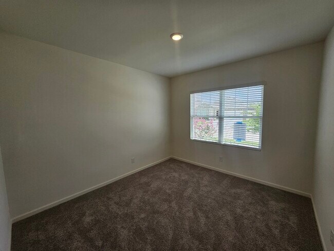Building Photo - Brand new 5 bed & 3 bath home in EMISD