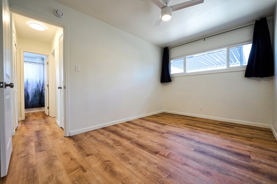 2nd Bedroom/Office - 1116 E Fountain Blvd