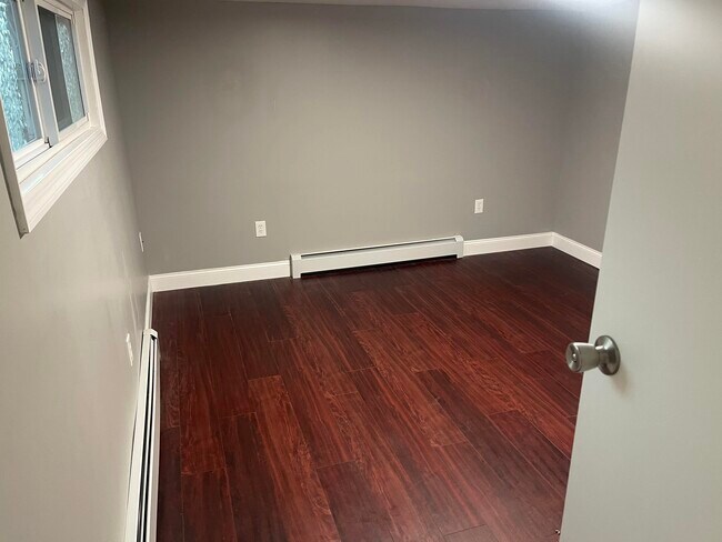 1st Bedroom - 204 Jefferson St