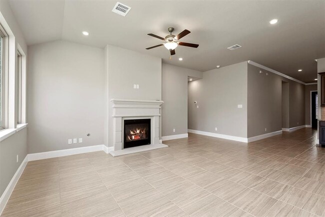 Building Photo - 22096 Volante Dr