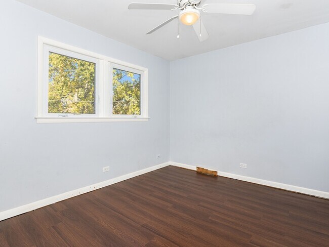 Building Photo - 10548 Mason Ave