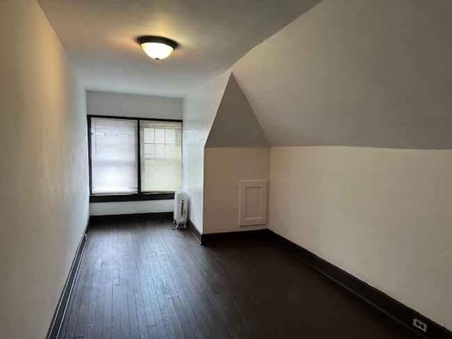 Building Photo - 2020 Chestnut St