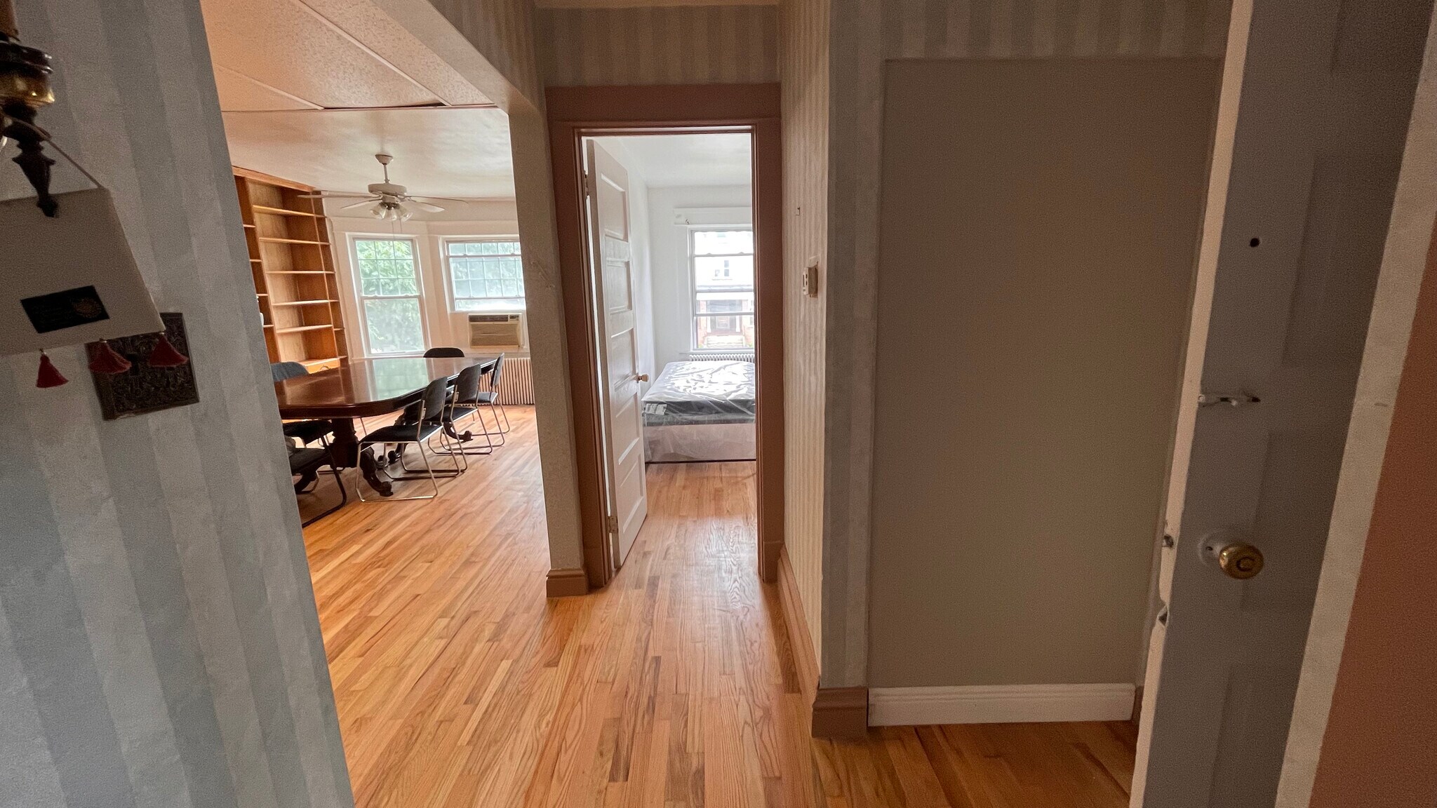 Building Photo - 5859 Hobart St