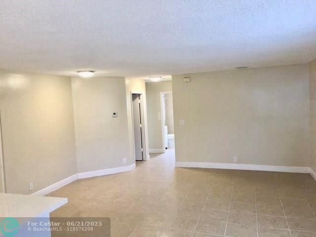 Building Photo - 1136 NW 5th Ct