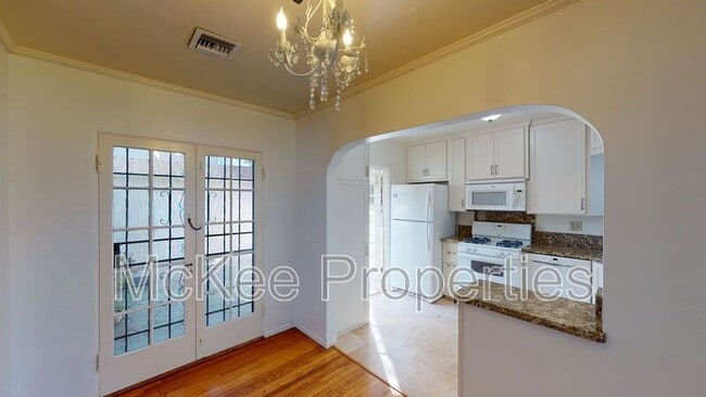 Building Photo - 400 H Ave