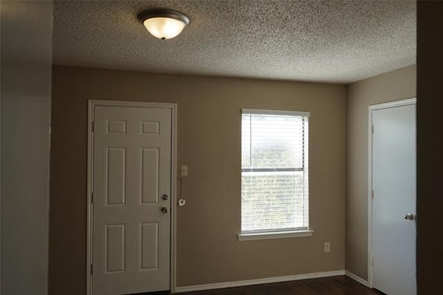 Building Photo - 604 Kings Way Dr