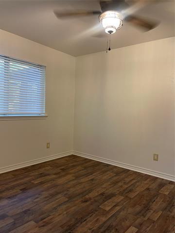 Building Photo - 2302 Mercedes Rd