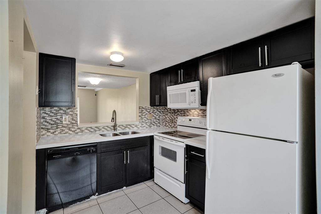 Building Photo - 3861 NW 90th Ave