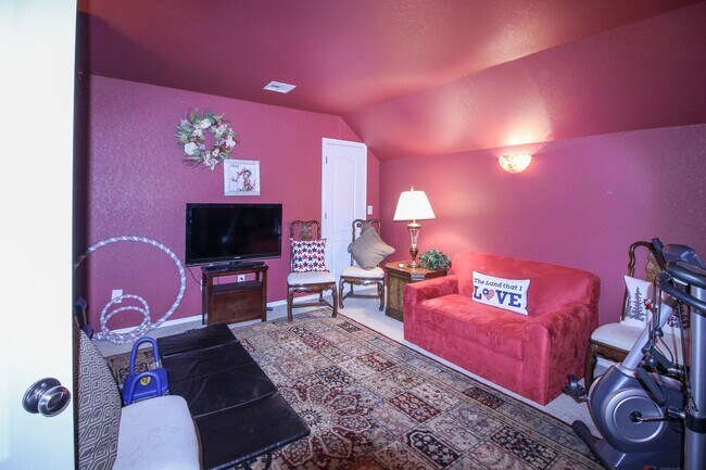 Building Photo - Spacious 5 Bedroom Home In Jenks West School District!