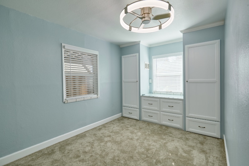 Building Photo - 781 Elm St