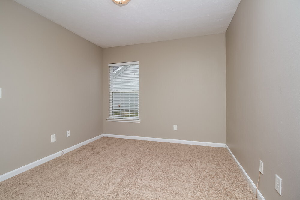 Building Photo - 386 Sarava Ln