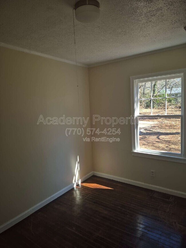 Building Photo - 2190 Jernigan Dr SE
