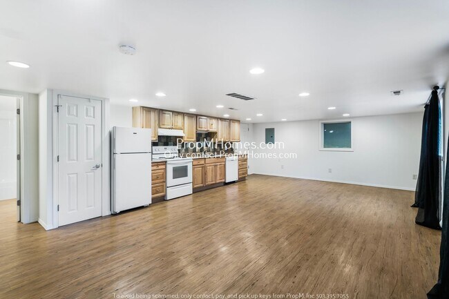 Building Photo - Unique 1-Bedroom with Bonus Studio – Flexi...