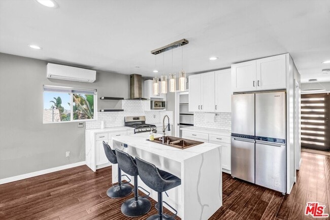 Building Photo - 4255 Raynol St