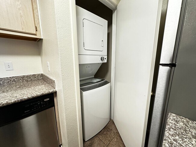 Building Photo - KEYS CONDO UNIT #1