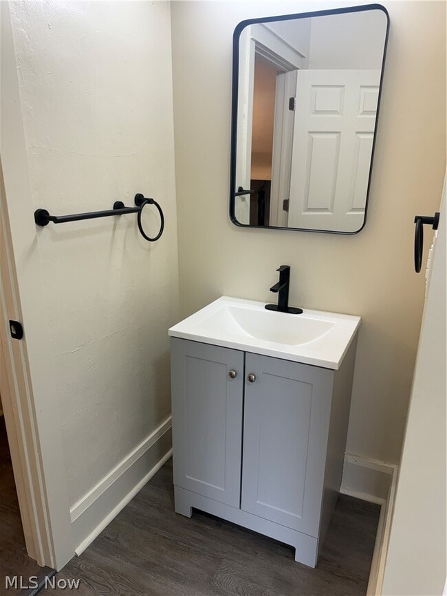 Building Photo - 210 Perry St