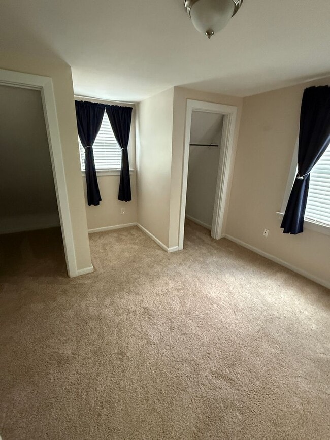 Building Photo - Available Now! 2-bed home in Ft. Thomas with lots to offer!