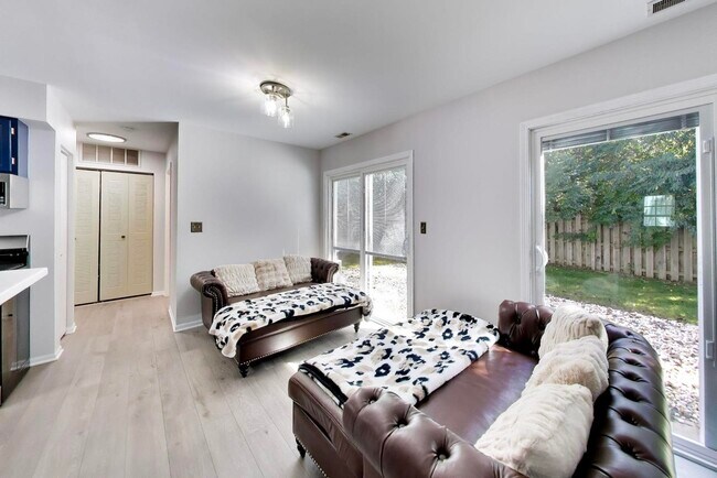 Building Photo - 505 Newbury Dr