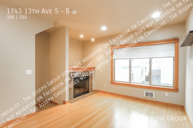 Building Photo - 1743 13th Ave S