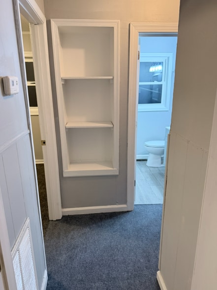 Building Photo - 205 Alesa Dr