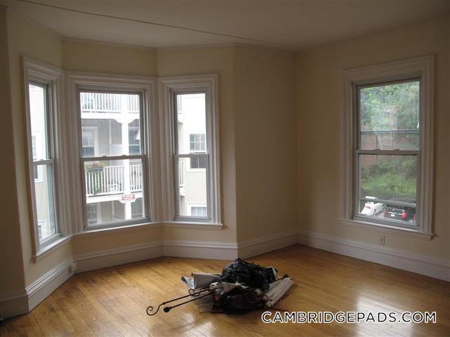 Building Photo - 59 Langdon St