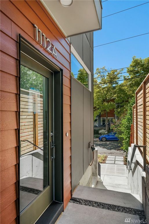 Building Photo - 1112 13th Ave