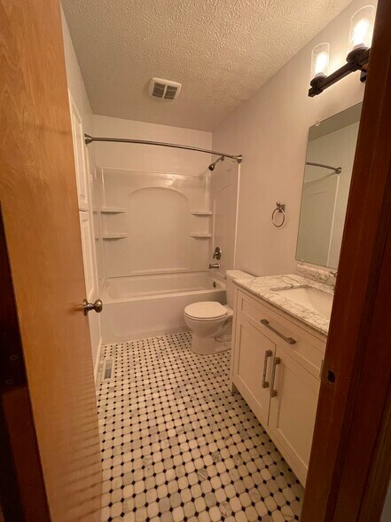 Building Photo - 6041 Holywell Dr