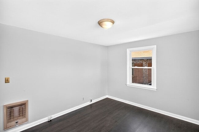 Building Photo - 2423 Underwood St