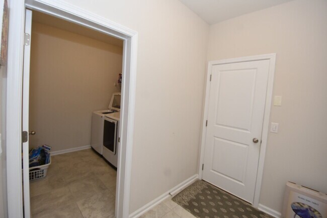 Building Photo - 143 Wood Stork Ln