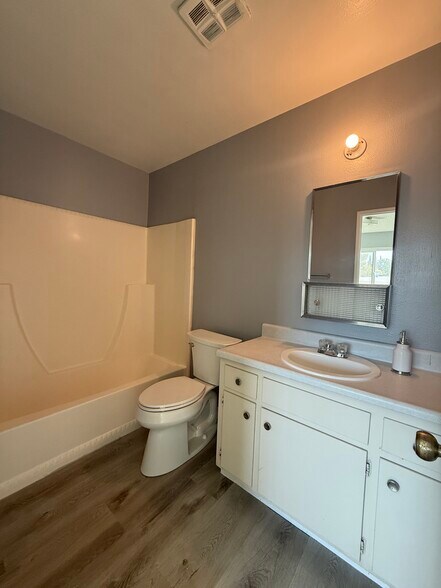 Building Photo - 12498 3rd St