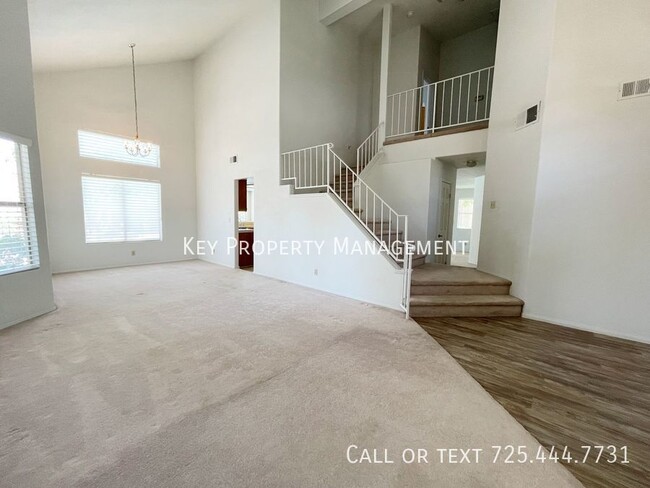 Building Photo - SPACIOUS 4 BED, 2.5 BATH, 2 STORY HOME LOC...