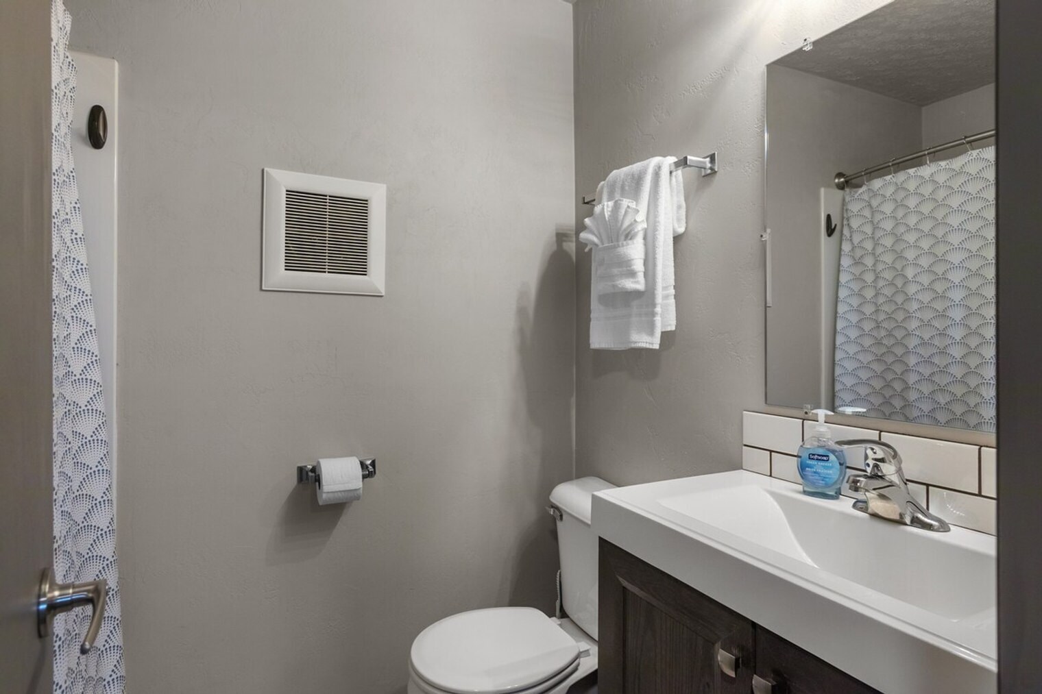 Building Photo - 1800 E Northland Ave