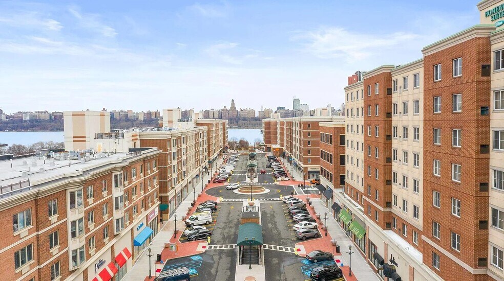 Building Photo - 6301 City Pl