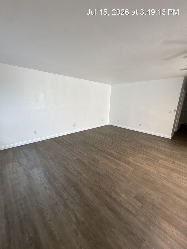 Building Photo - 388 Crestwood Ave