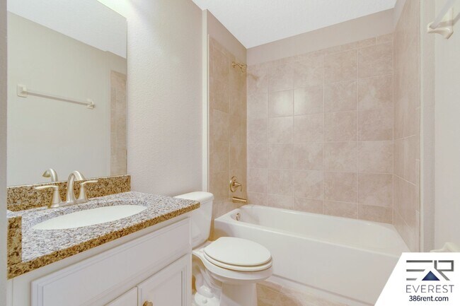 Building Photo - FULLY FENCED 4/3/2 IN DESIRABLE SEMINOLE WOODS