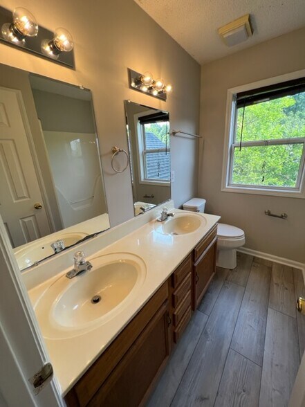Building Photo - 3806 Crusade Dr