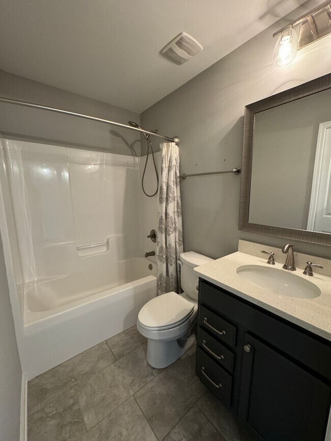 Building Photo - Incredible 3-Bedroom in Grand Park!!
