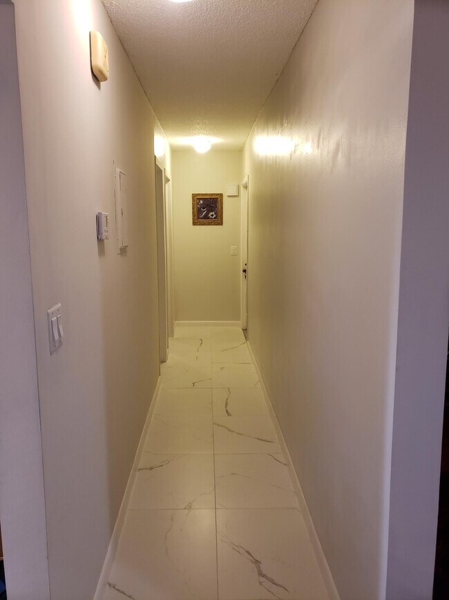 Building Photo - 77 Mansfield B