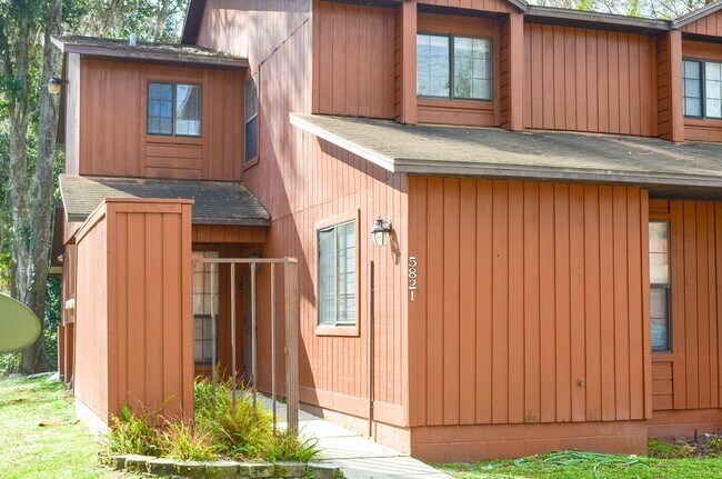 Building Photo - FIRST MONTH FREE! Rockwood Villas 3 bedroom 3 bath