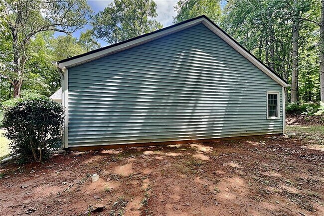 Building Photo - 213 Brolley Woods Dr